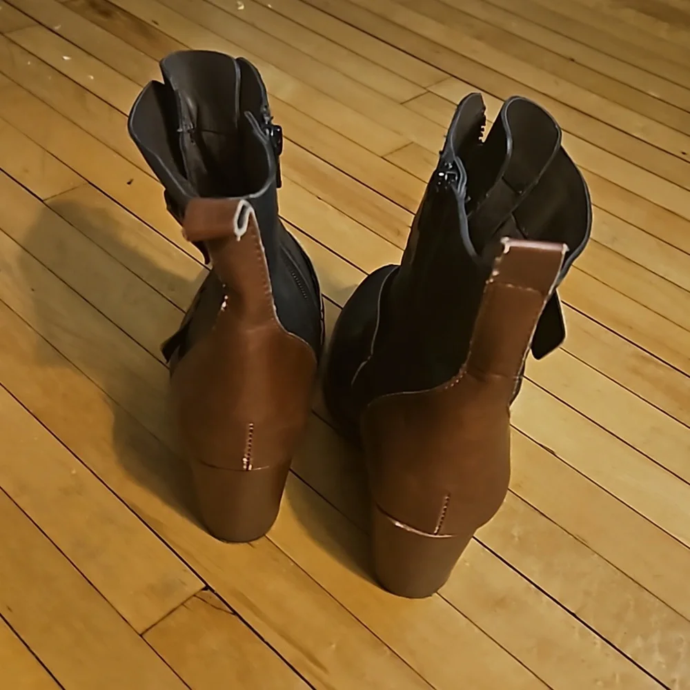 Korks by Kork Ease Richards Leather Ankle Bootie - Picture 2 of 5